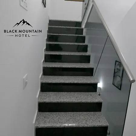 Blackmountain Szálloda *