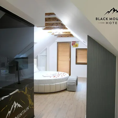 Blackmountain Hotel *